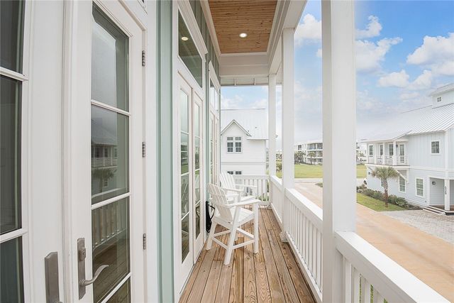 523 Sunrise Ave, Port Aransas, TX 78373