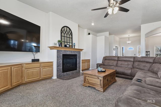 3078 N Brumby Ln, Kuna, ID 83634