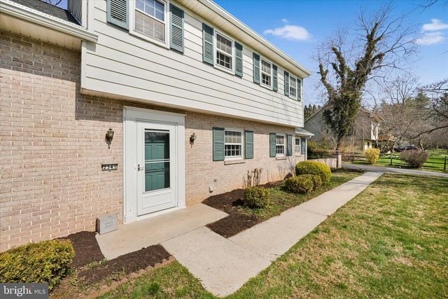 2341 BUTTER RD, Lancaster, PA 17601