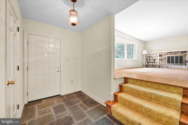 2341 BUTTER RD, Lancaster, PA 17601