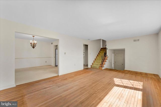 2341 BUTTER RD, Lancaster, PA 17601