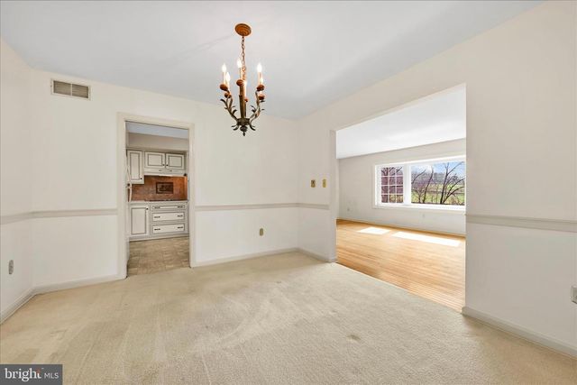 2341 BUTTER RD, Lancaster, PA 17601