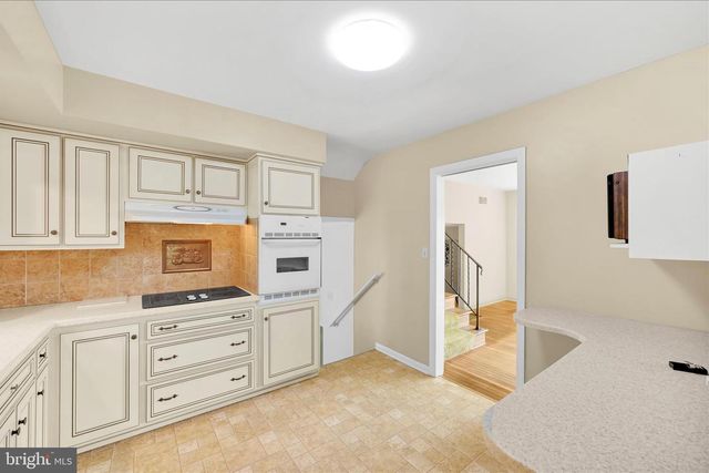 2341 BUTTER RD, Lancaster, PA 17601