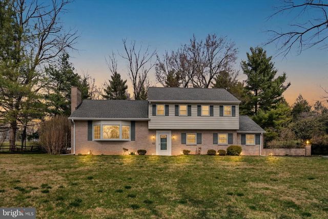 2341 BUTTER RD, Lancaster, PA 17601