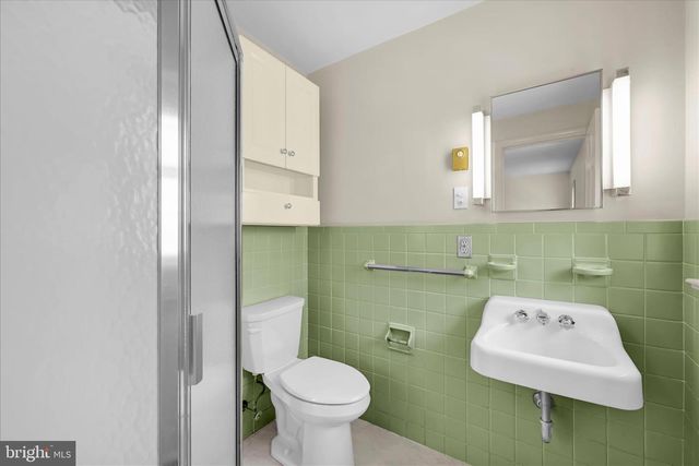 2341 BUTTER RD, Lancaster, PA 17601