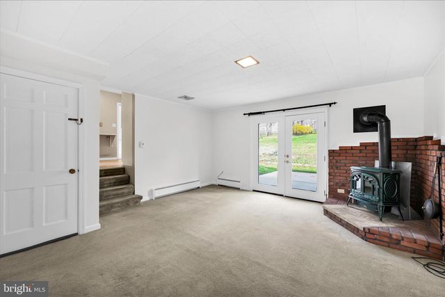 2341 BUTTER RD, Lancaster, PA 17601