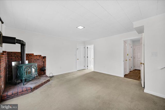 2341 BUTTER RD, Lancaster, PA 17601