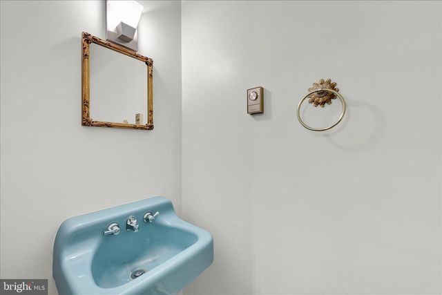 2341 BUTTER RD, Lancaster, PA 17601