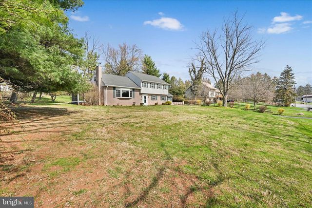 2341 BUTTER RD, Lancaster, PA 17601