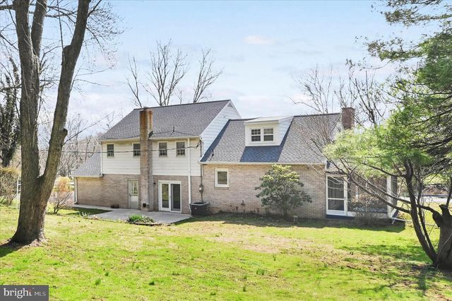 2341 BUTTER RD, Lancaster, PA 17601