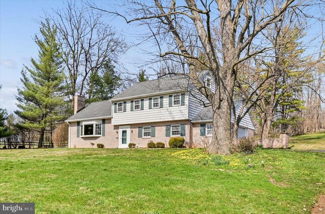 2341 BUTTER RD, Lancaster, PA 17601