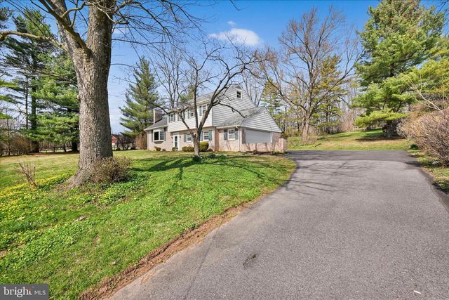 2341 BUTTER RD, Lancaster, PA 17601