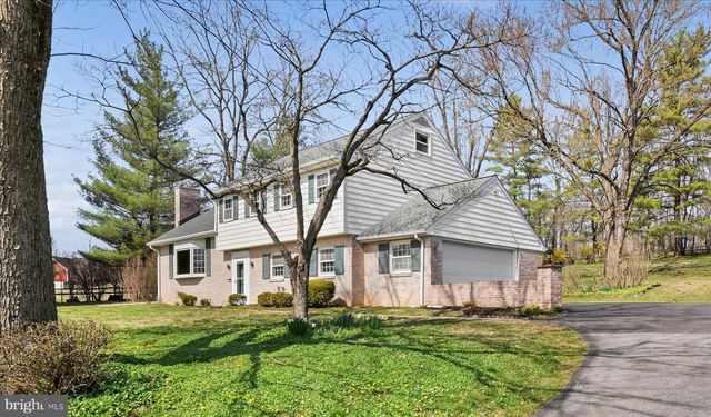 2341 BUTTER RD, Lancaster, PA 17601