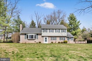 2341 BUTTER RD, Lancaster, PA 17601