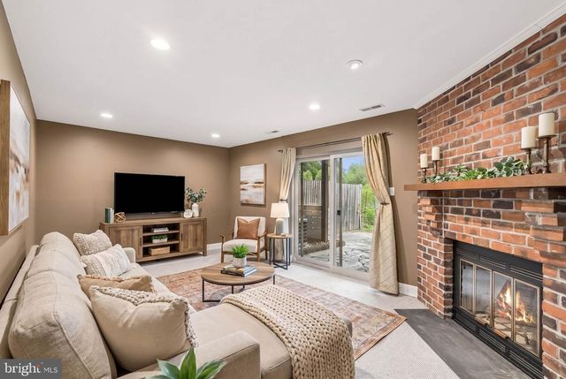 64 ENGLISH RUN CIRCLE, Sparks, MD 21152