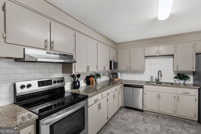 2209 New Mexico Street, Savannah, GA 31404