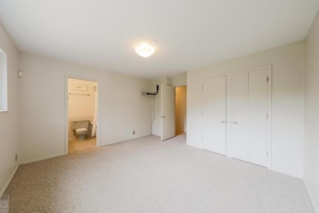 930 E Crescent Lane, Grosse Pointe Woods, MI 48236