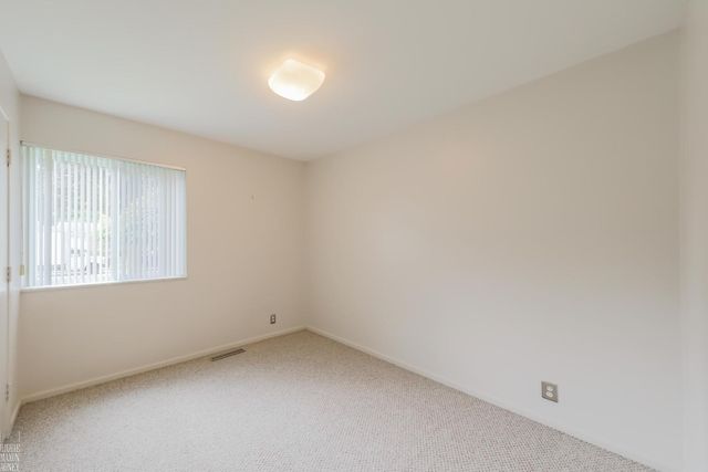930 E Crescent Lane, Grosse Pointe Woods, MI 48236