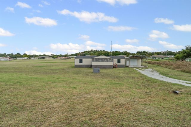 135 Harvest Moon Court, Springtown, TX 76082