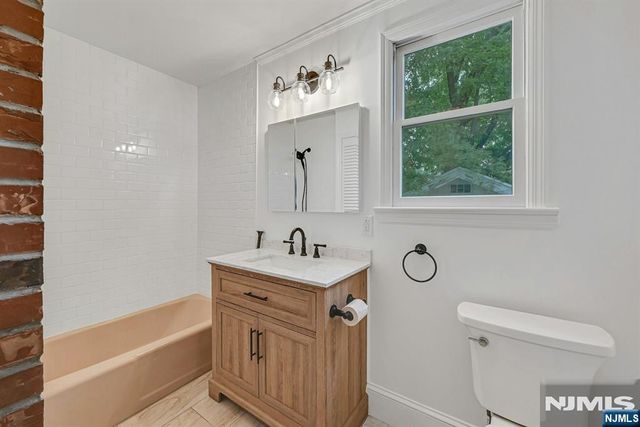 370 Sicomac Avenue, Wyckoff, NJ 07481