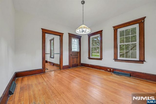 370 Sicomac Avenue, Wyckoff, NJ 07481