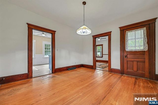 370 Sicomac Avenue, Wyckoff, NJ 07481