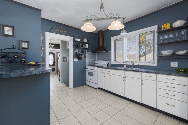 63 Peckham Avenue, North Providence, RI 02908