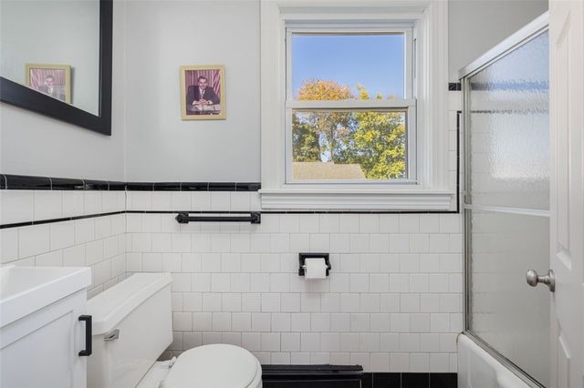 63 Peckham Avenue, North Providence, RI 02908