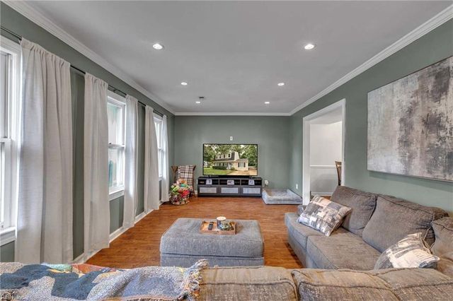 304 Markos CT, Hampton, VA 23666