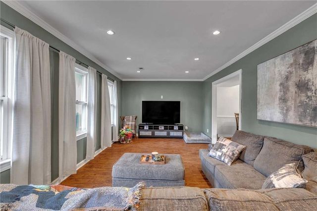 304 Markos CT, Hampton, VA 23666