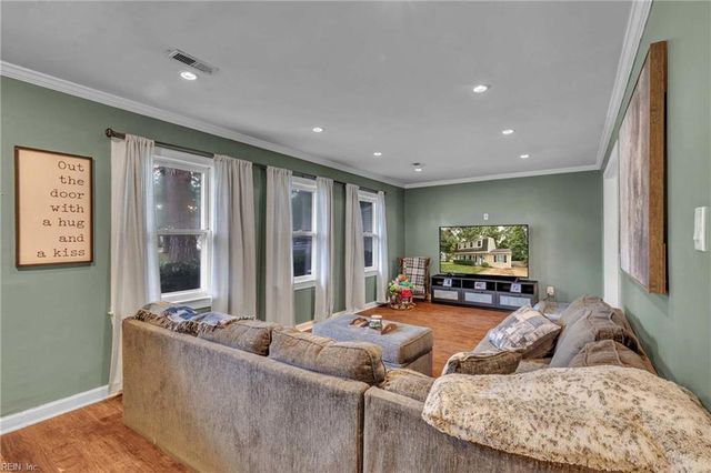 304 Markos CT, Hampton, VA 23666