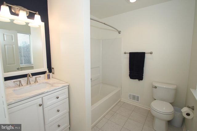 303 LYNLEY LN, Newark, DE 19711