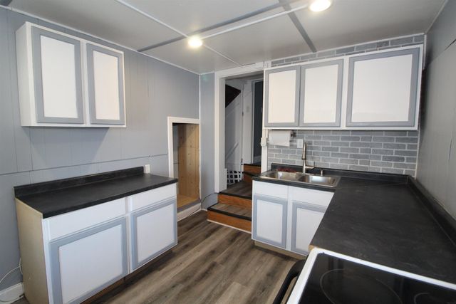 712 Upton Avenue, Waterloo, IA 50701