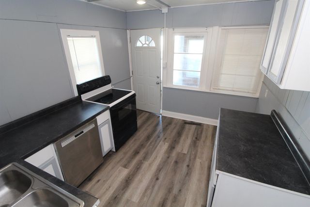 712 Upton Avenue, Waterloo, IA 50701