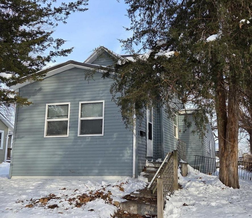 712 Upton Avenue, Waterloo, IA 50701