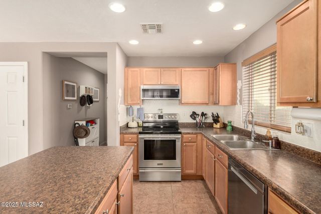 21615 E Homestead Drive, Red Rock, AZ 85145