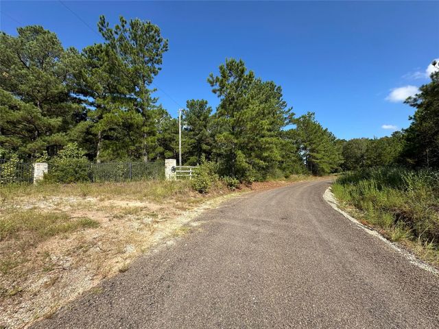 1034 Lloyd Bell Road, Trinity, TX 75862