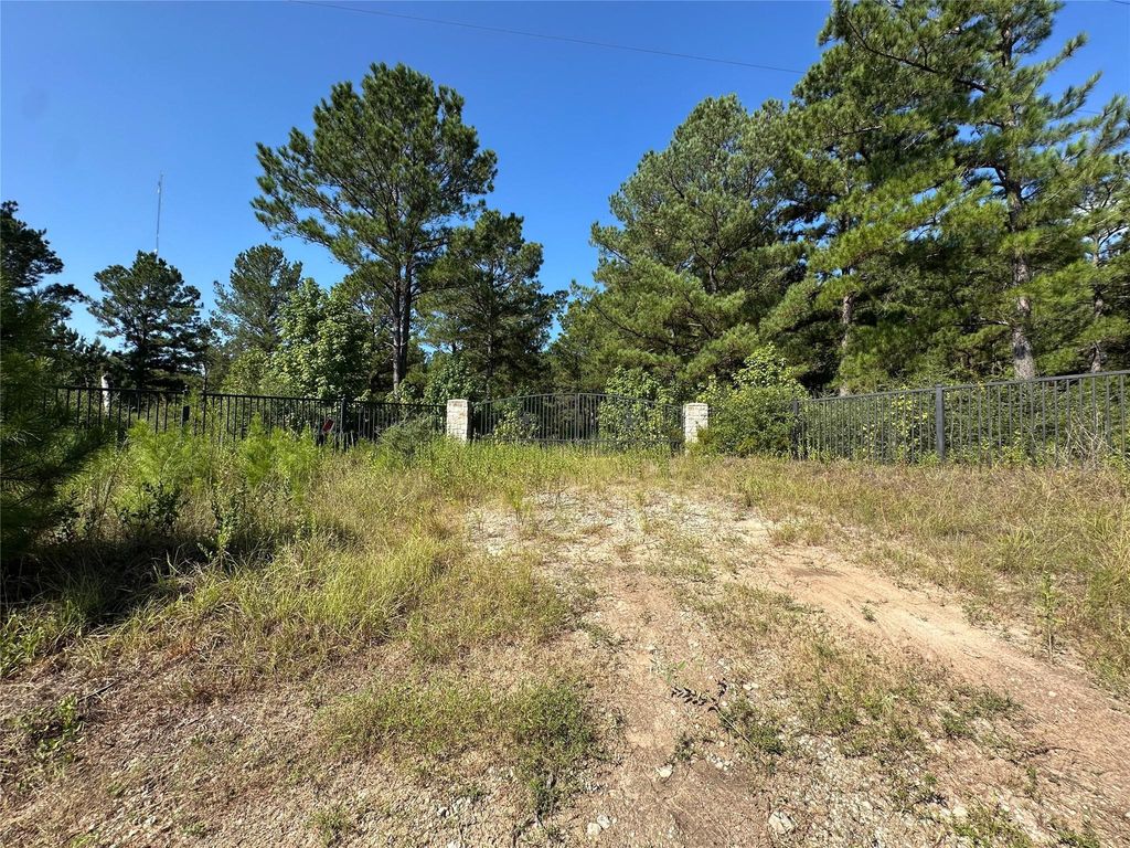 1034 Lloyd Bell Road, Trinity, TX 75862