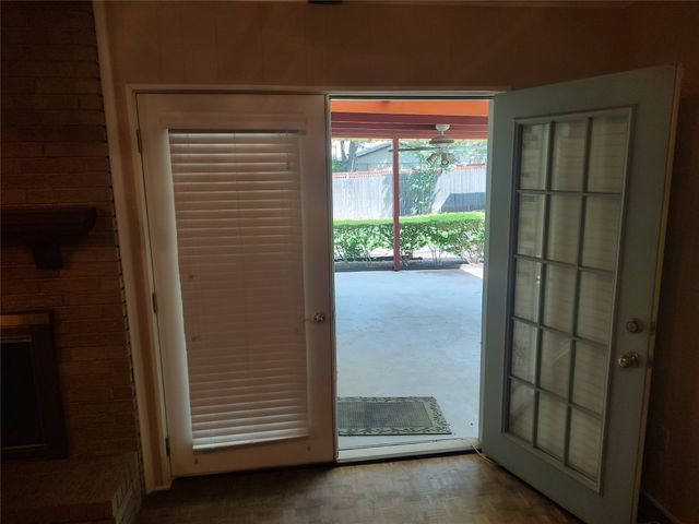 3817 Crestpark Drive, Farmers Branch, TX 75244