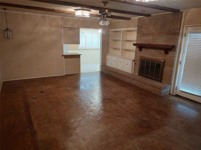 3817 Crestpark Drive, Farmers Branch, TX 75244