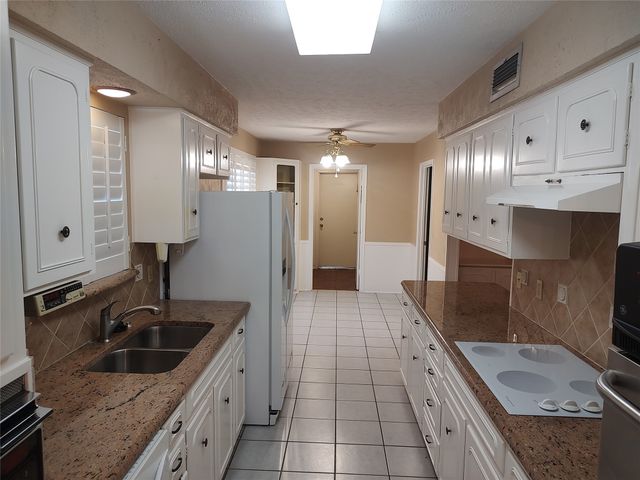3817 Crestpark Drive, Farmers Branch, TX 75244