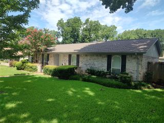 3817 Crestpark Drive, Farmers Branch, TX 75244