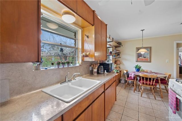 1012 W 3rd Street, Weslaco, TX 78596