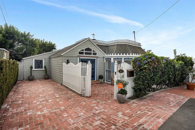 501 Lombardy Lane, Laguna Beach, CA 92651