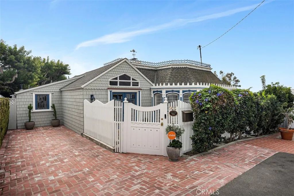 501 Lombardy Lane, Laguna Beach, CA 92651