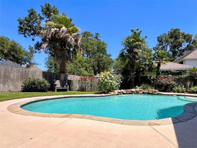 30707 Melcrest Estates Drive, Spring, TX 77386
