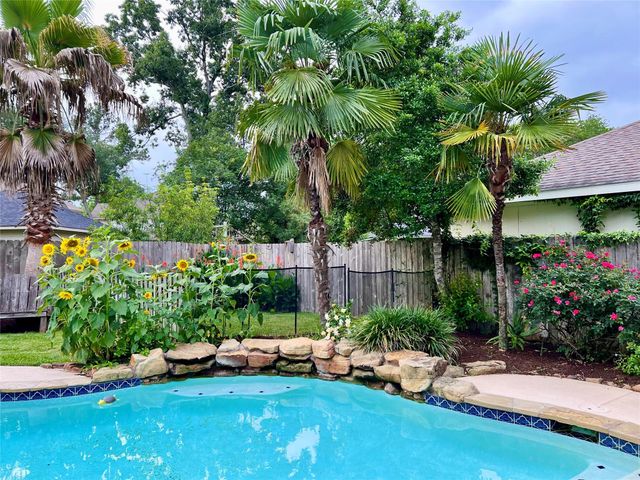 30707 Melcrest Estates Drive, Spring, TX 77386