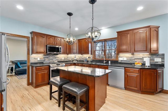 1520 Knollwood Trail, Altoona, WI 54720