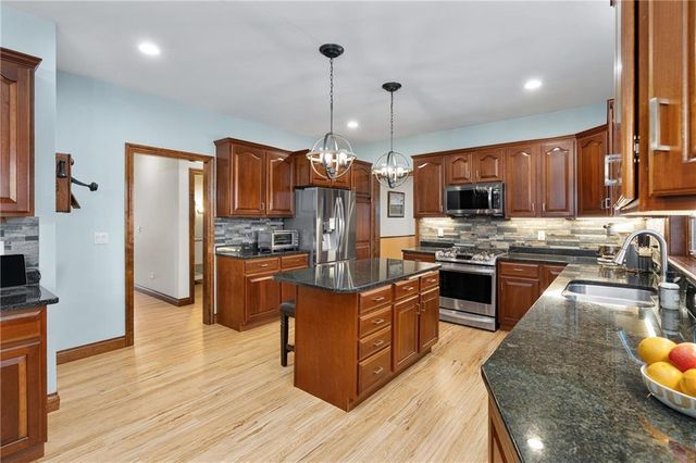 1520 Knollwood Trail, Altoona, WI 54720