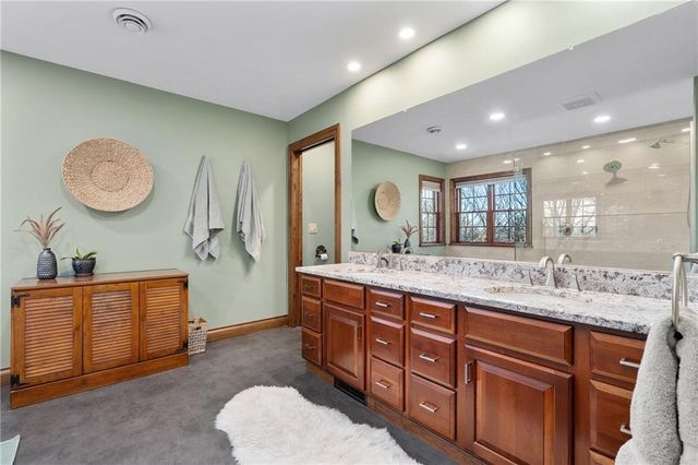 1520 Knollwood Trail, Altoona, WI 54720